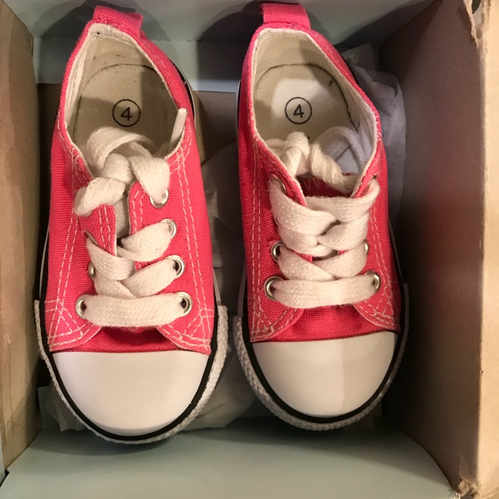 Pink toddler shoes
